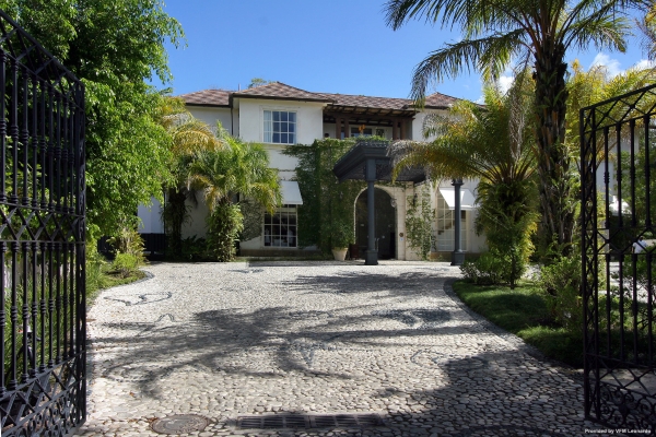 Hotel Casa Colonial Beach & Spa
